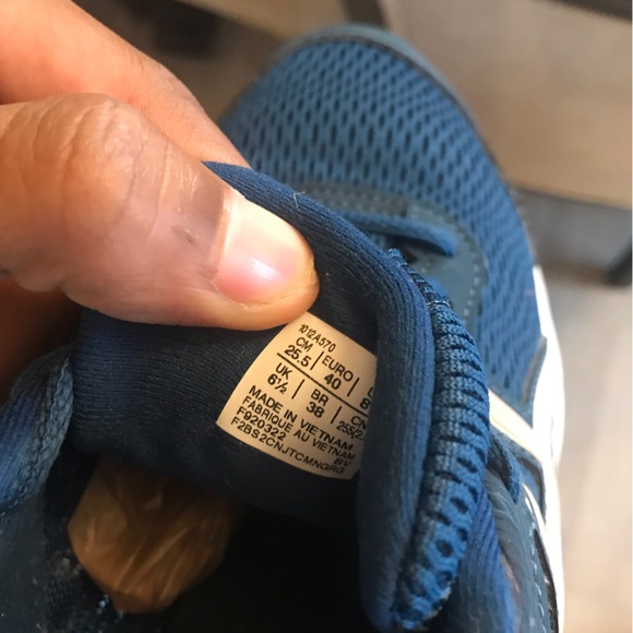 ASICS - Picture 7 of 7